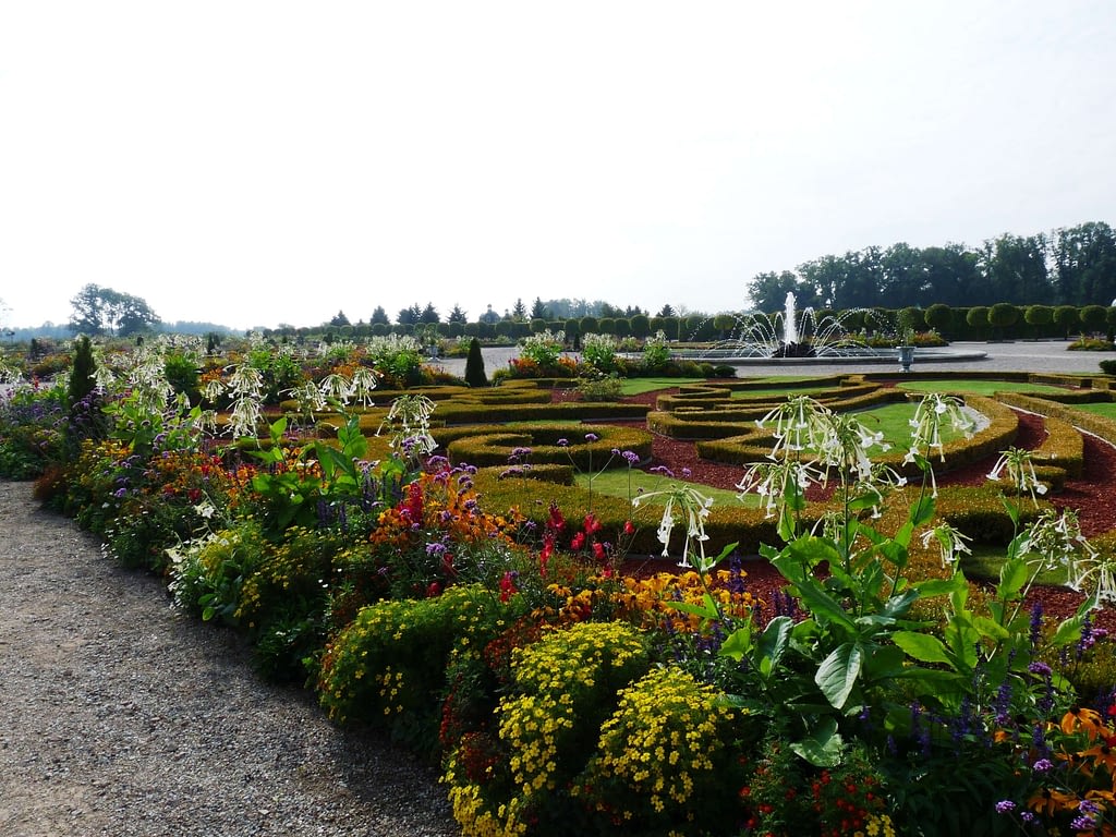 FRENCH BAROQUE - ORNAMENTAL GARDENS - Landscape Design - Ainavu arhitektūra